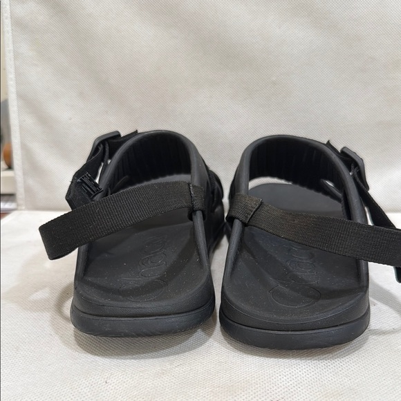 MEN’S CHACO BLACK SANDALS (sz 12)